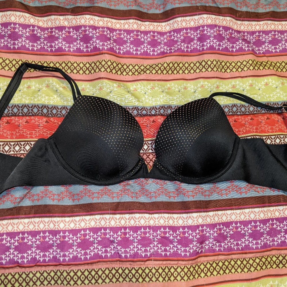 Victoria's Secret Black Soft Push-Up Bra 32B NWOT